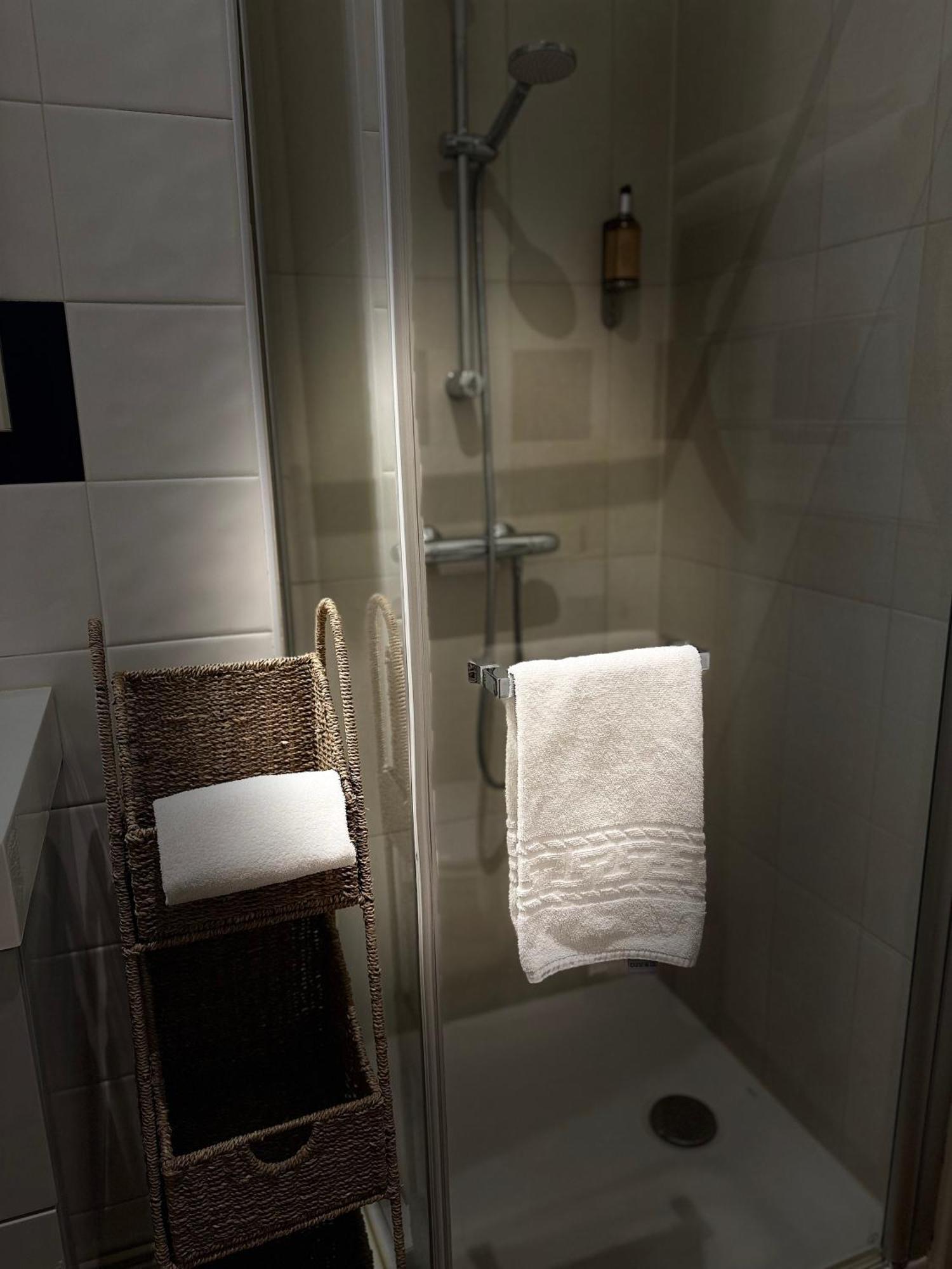 Hotel Les Grands Chenes 생-파르조 외부 사진